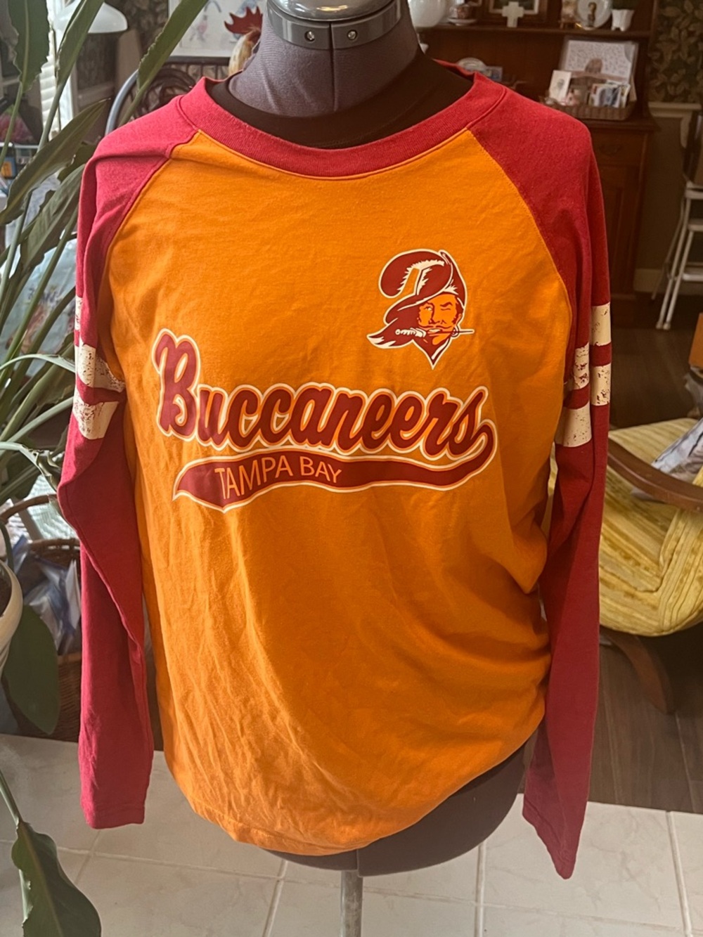 Tampa Bay Buccaneers Orange & Red Long Sleeve Raglan Tee by Starter size M